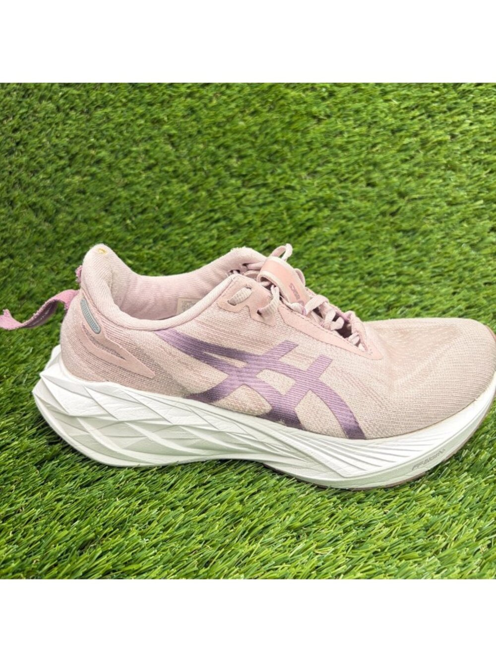 Asics Novablast 4 LE Womens Size 7 Pink Purple Athletic Running Shoes Sneakers